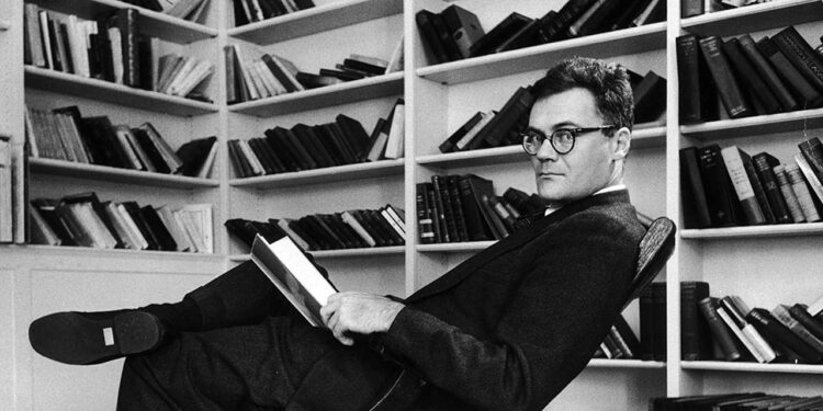 Facts about Robert Lowell Of American Poet