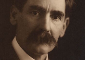 Critically evaluate the achievement of Henry Lawson as a writer of short fiction, bringing out the significance of his writing in the development of Australian fiction