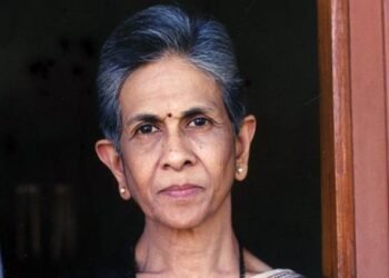 Analyze the novel The Binding Vine and discuss the techniques followed by Shashi Deshpande in it
