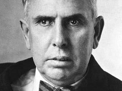 Theodore Dreiser of a Pioneering American Literature