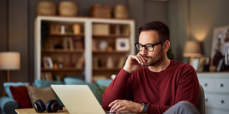 Top UK Cash & Stocks ISA Options for Beginners 2025